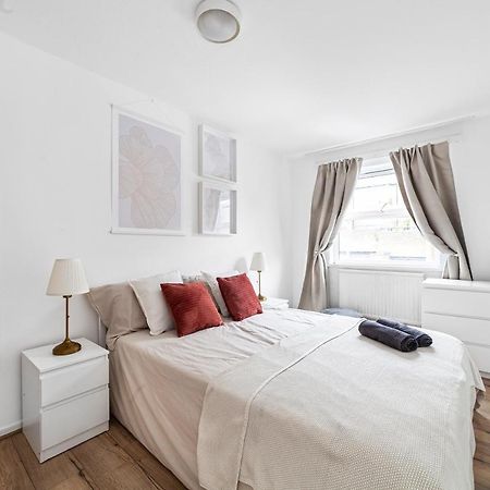 Arte Stays - 3-Bedroom Bright House London, Haggerston, Garden, Parking, 8 Min Walk To Haggerston Station, Weekly Or Monthly Stays, Serviced Accommodation - 7 Guests المظهر الخارجي الصورة