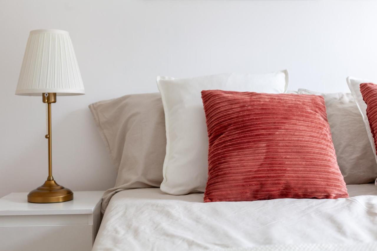 Arte Stays - 3-Bedroom Bright House London, Haggerston, Garden, Parking, 8 Min Walk To Haggerston Station, Weekly Or Monthly Stays, Serviced Accommodation - 7 Guests المظهر الخارجي الصورة