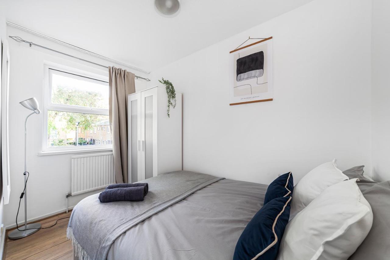 Arte Stays - 3-Bedroom Bright House London, Haggerston, Garden, Parking, 8 Min Walk To Haggerston Station, Weekly Or Monthly Stays, Serviced Accommodation - 7 Guests المظهر الخارجي الصورة